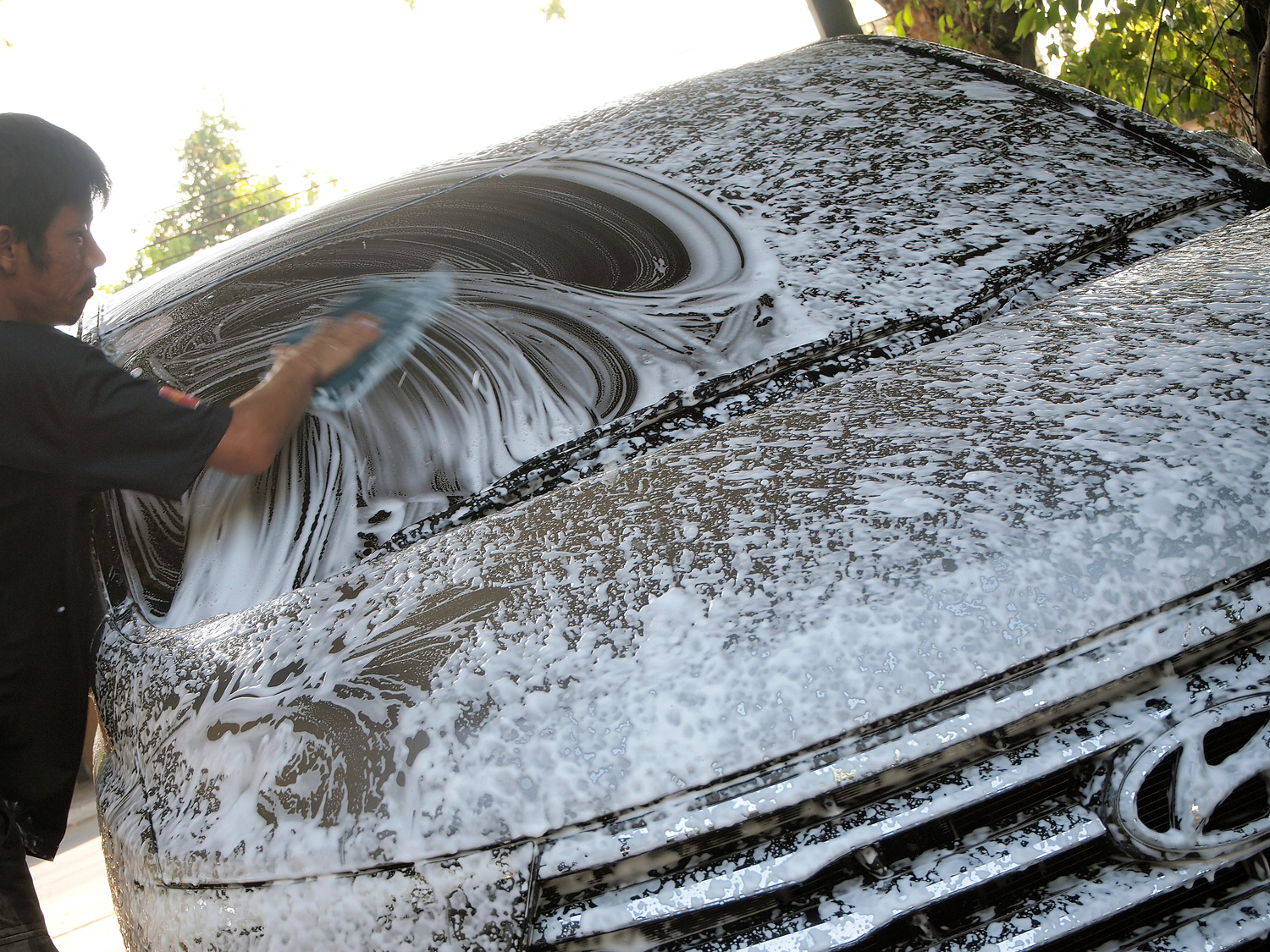 Cara Mencuci Mobil Agar Tetap Menghemat Air