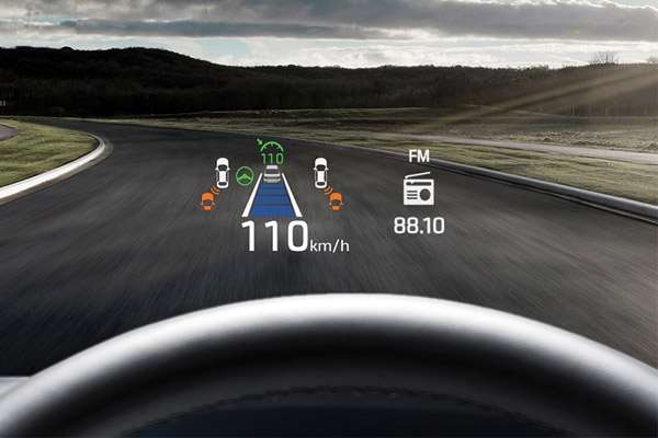 Tidak Perlu Lirik Bawah Lagi, Apa itu Teknologi HUD?