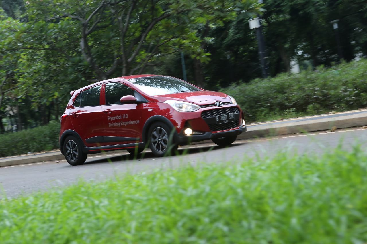 Cek kondisi karet wiper sebelum hujan