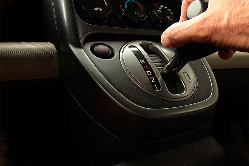 Kenali Huruf dan Angka di Tuas Transmisi Matik