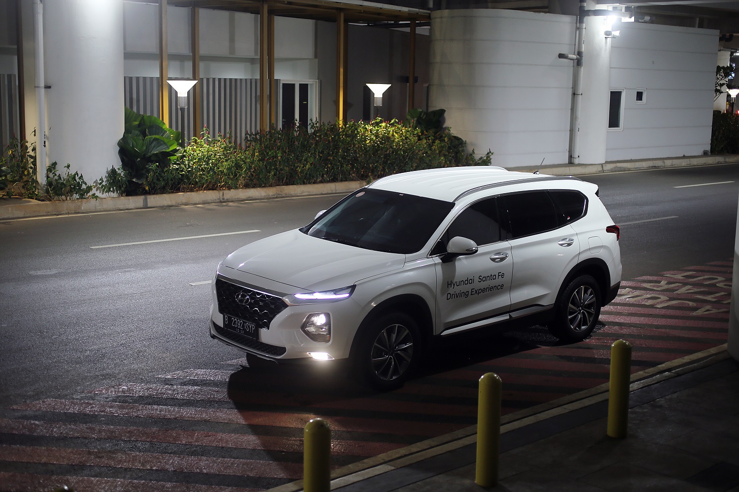 Saat Hujan Deras Nyalakan Lampu Utama atau Kecil?