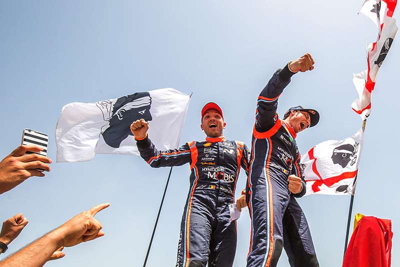 Pereli Hyundai Thierry Neuville Menang Dramatis di Reli WRC Italia