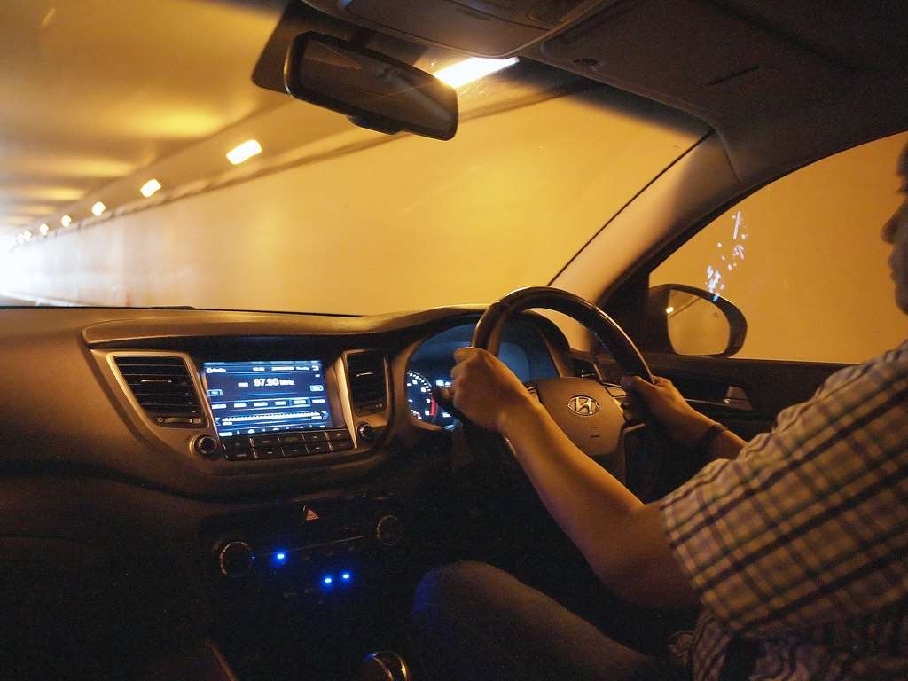 Mudik Naik Mobil, Waspadai Pergantian Gelap Terang di Jalan