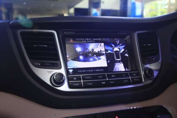 Fitur Eagle’s Eye View, Membantu Pengemudi Ketika Berkendara