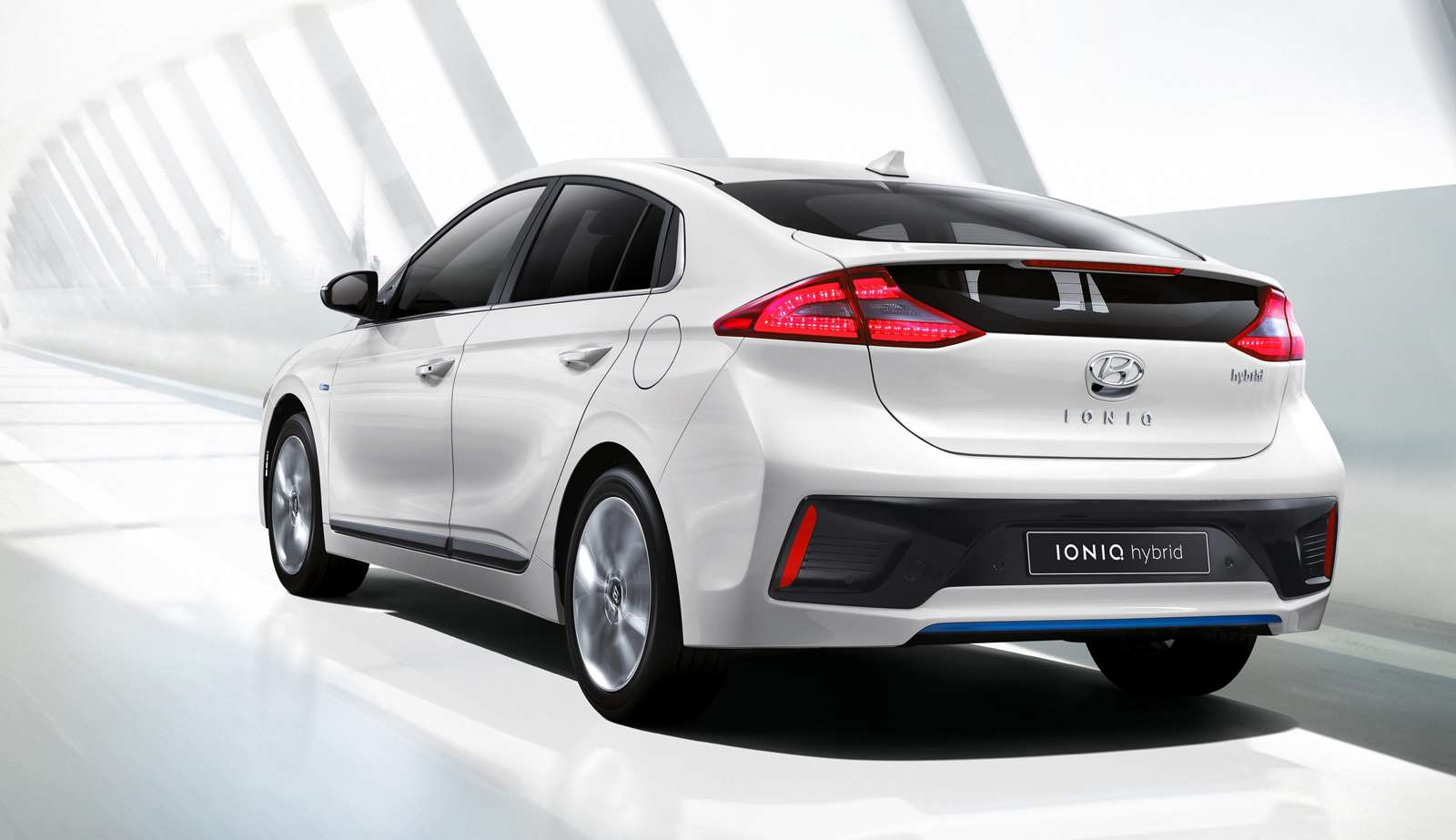 Hyundai IONIQ Berdesain Dinamis dan Sporty