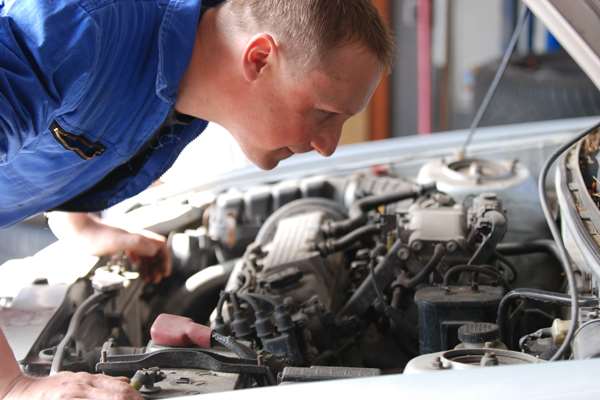 Dengarkan Saat Mobil Mulai ‘Mengeluh’
