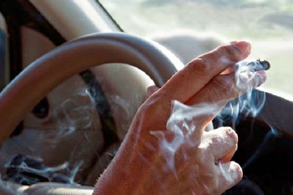 Rokok Dan Nyetir, Kombinasi Bahaya!  