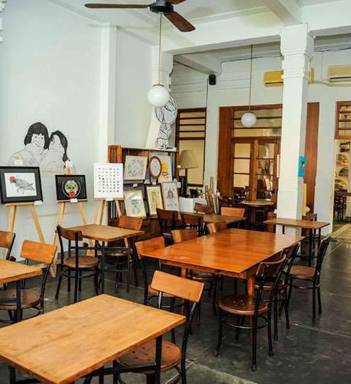 Kedai Tjikini Rumah Makan Dengan Suasana Tempo Dulu.