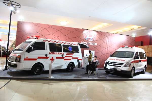 Hyundai Pajang Starex Mover dan H-100 Versi Ambulans Di IIMS 2017