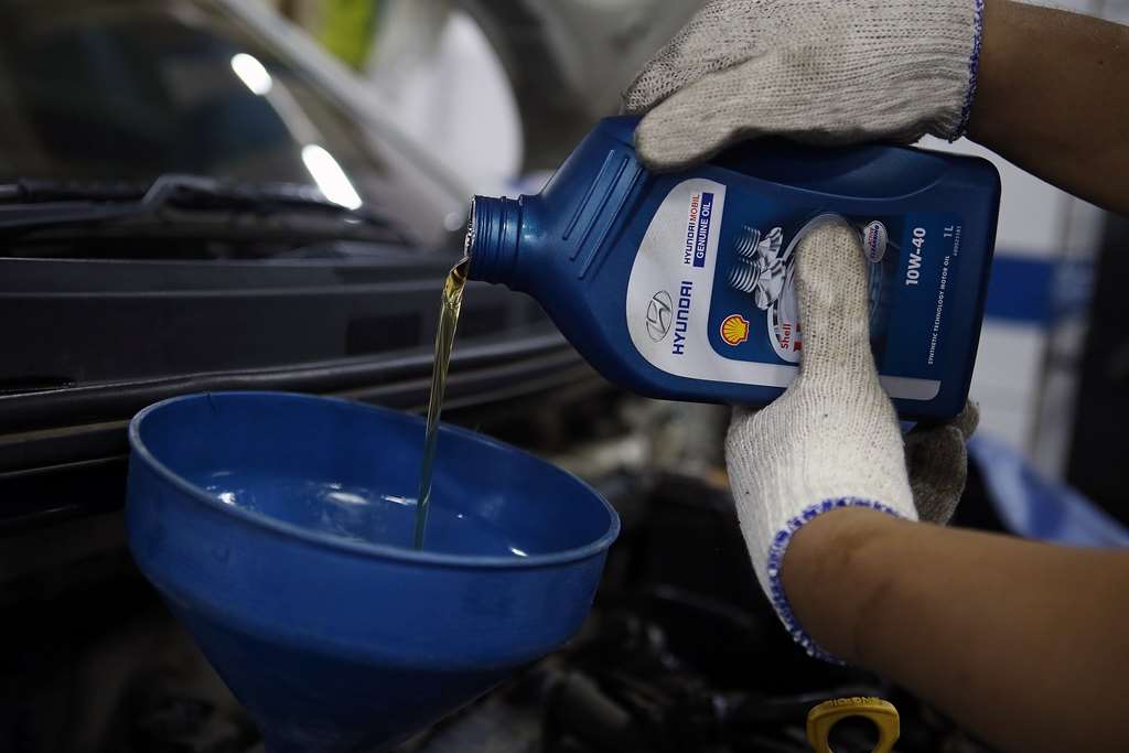 Apa Perbedaan Antara Oli Sintetis dan Non-Sintetis