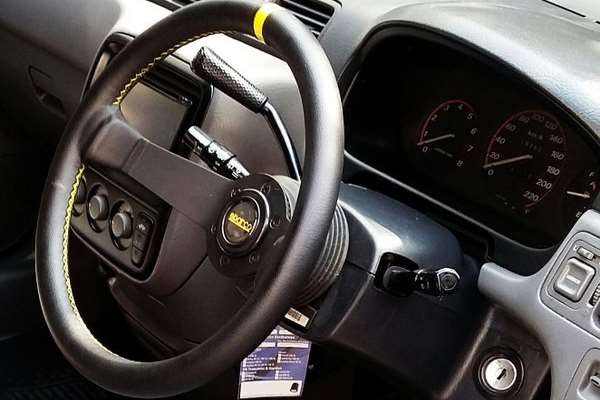 Setir Racing Asli Vs Palsu, Begini Cara Membedakannya !