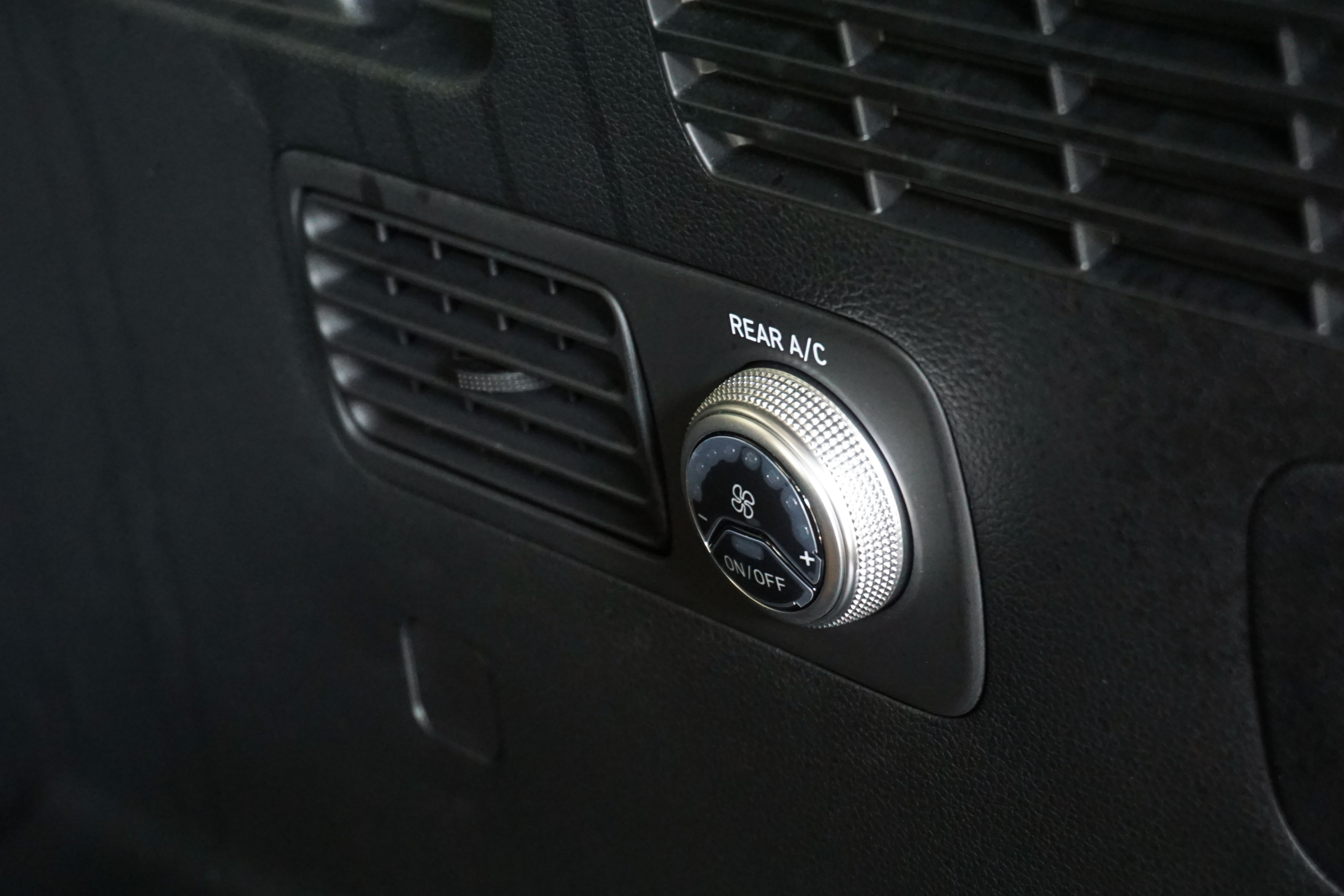 AC Baris Ketiga Santa Fe Piawai Ratakan Suhu Kabin