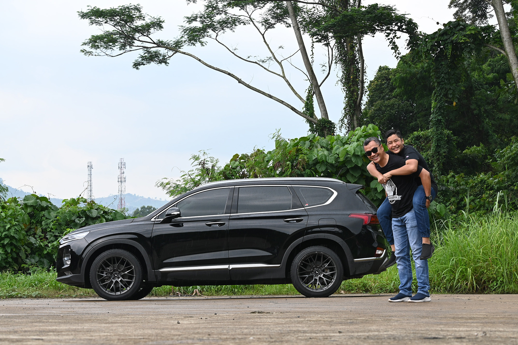 Hyundai Grand Santa Fe: Powerful, Irit BBM, Suspensi Nyaman Dan Stabil