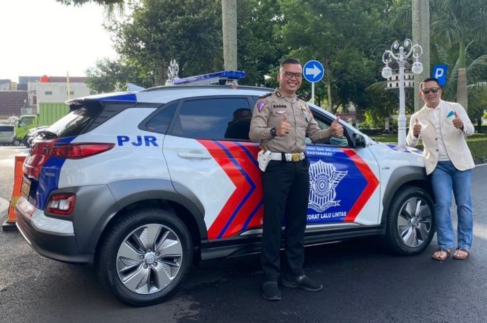 Gunakan Hyundai Kona Electric, Ridwan Kamil Pamer Mobil Polisi Pertama di Indonesia Bertenaga Listrik