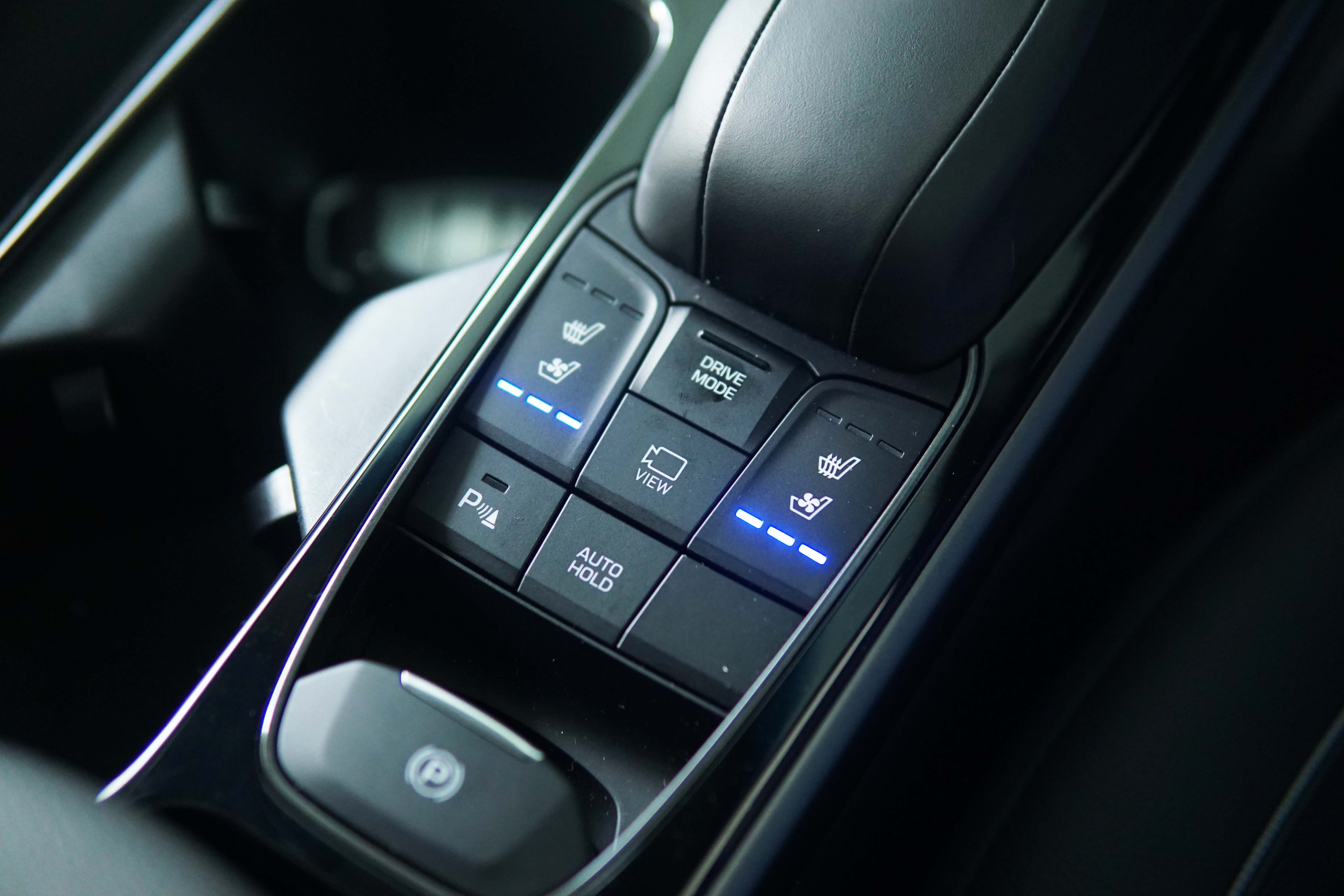 Jok Cerdas "Ventilated Seat" Di Hyundai Ioniq Menambah Nyaman Perjalanan