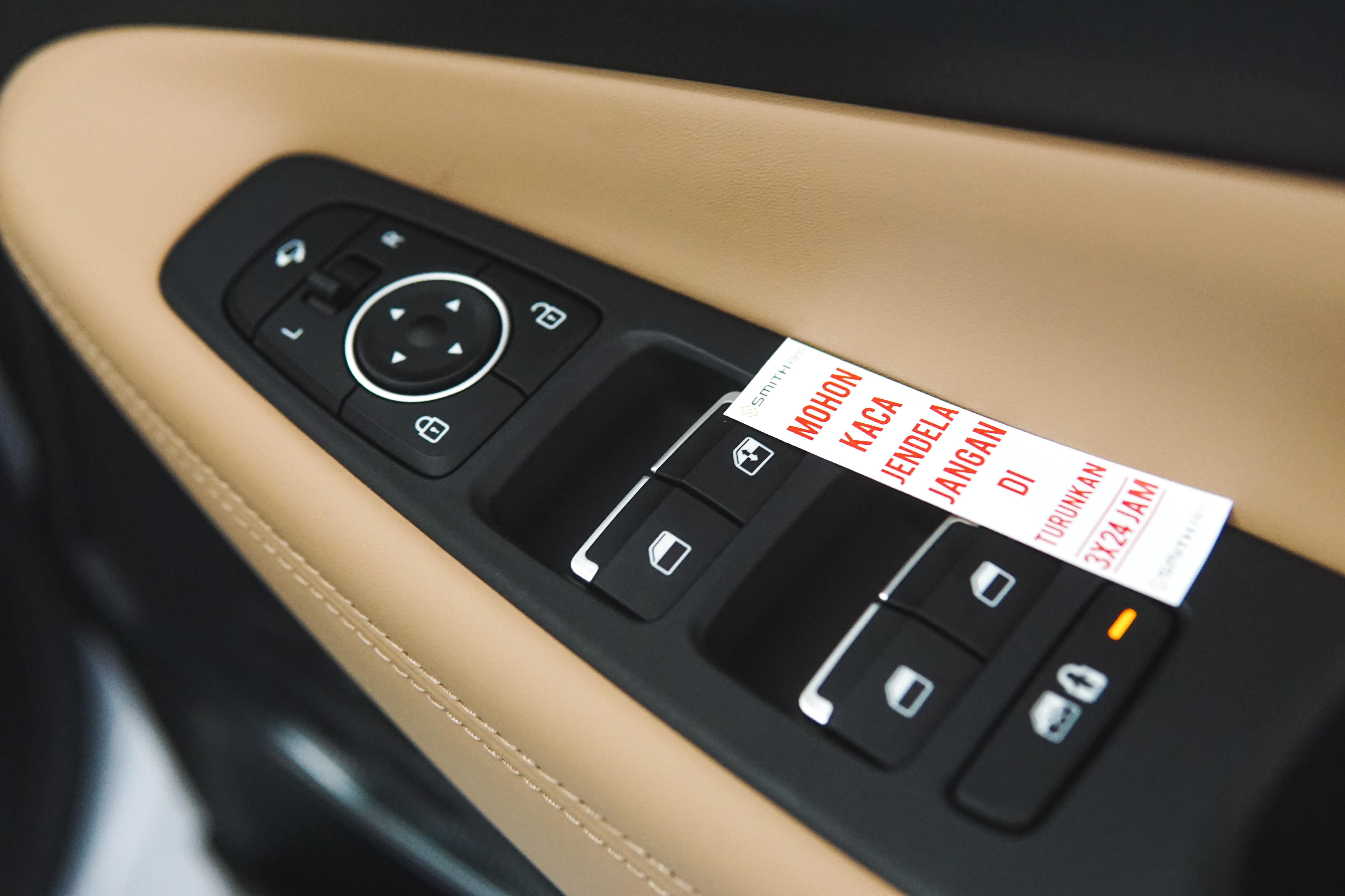 Mengapa Kaca Film Baru Harus Dibiarkan Selama 3 Hari?