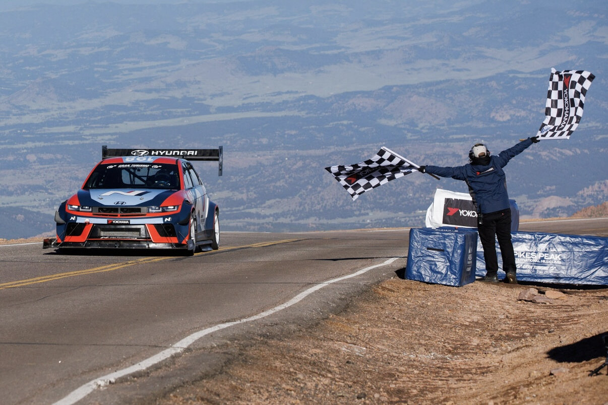 Hyundai Ioniq 5 N Jadi Mobil Listrik Tercepat Di Sirkuit Pegunungan Pikes Peak