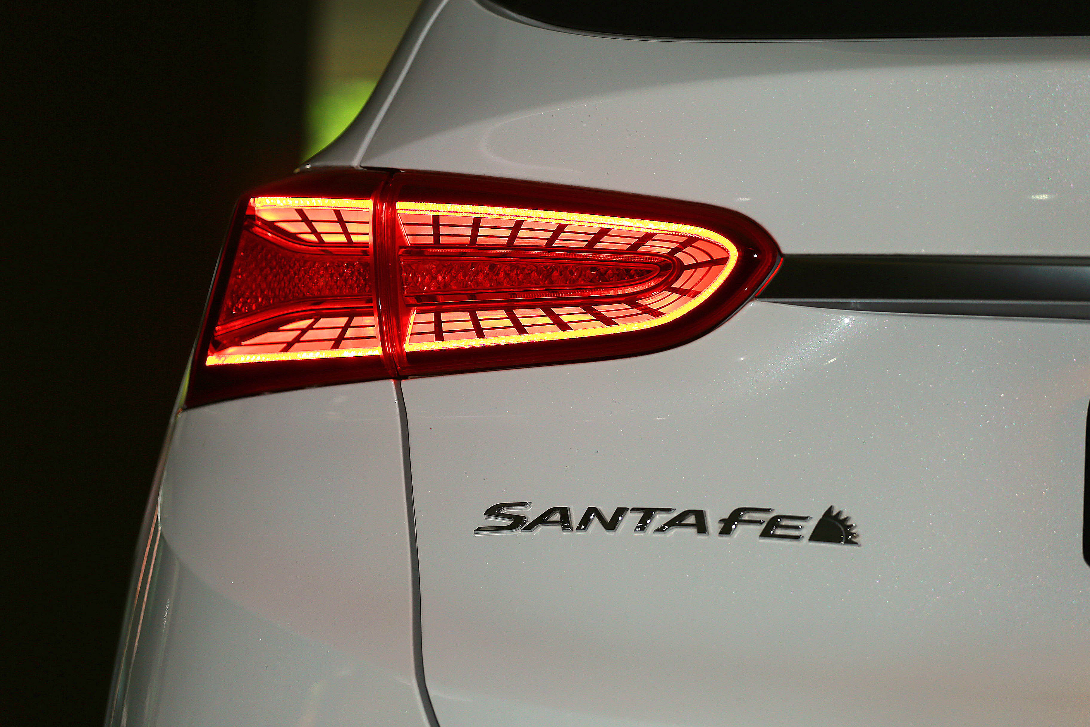 Mengapa Lampu Rem Berwarna Merah Tak Boleh Diganti?