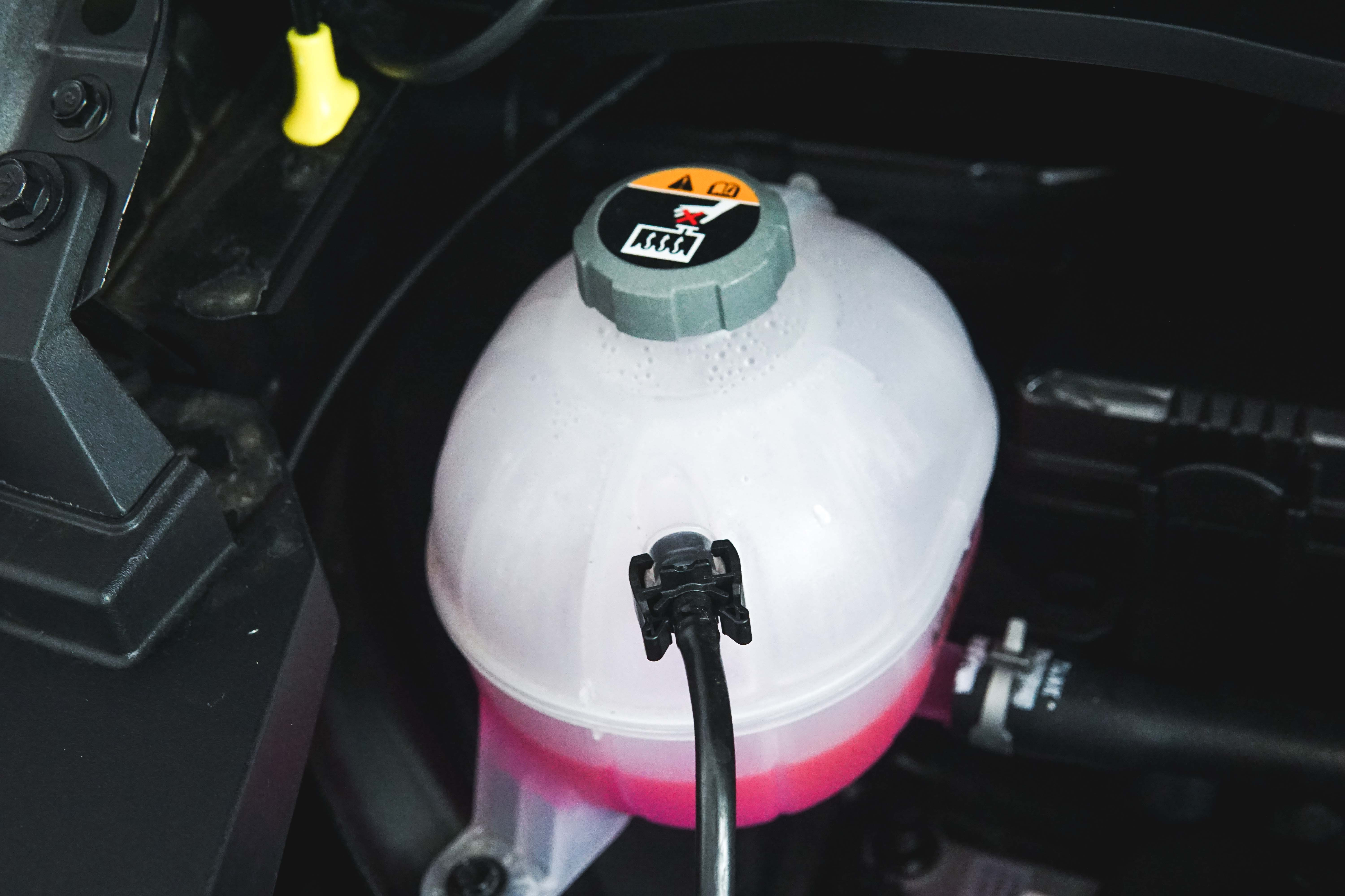 2 Kegunaan Warna Pada Cairan Radiator