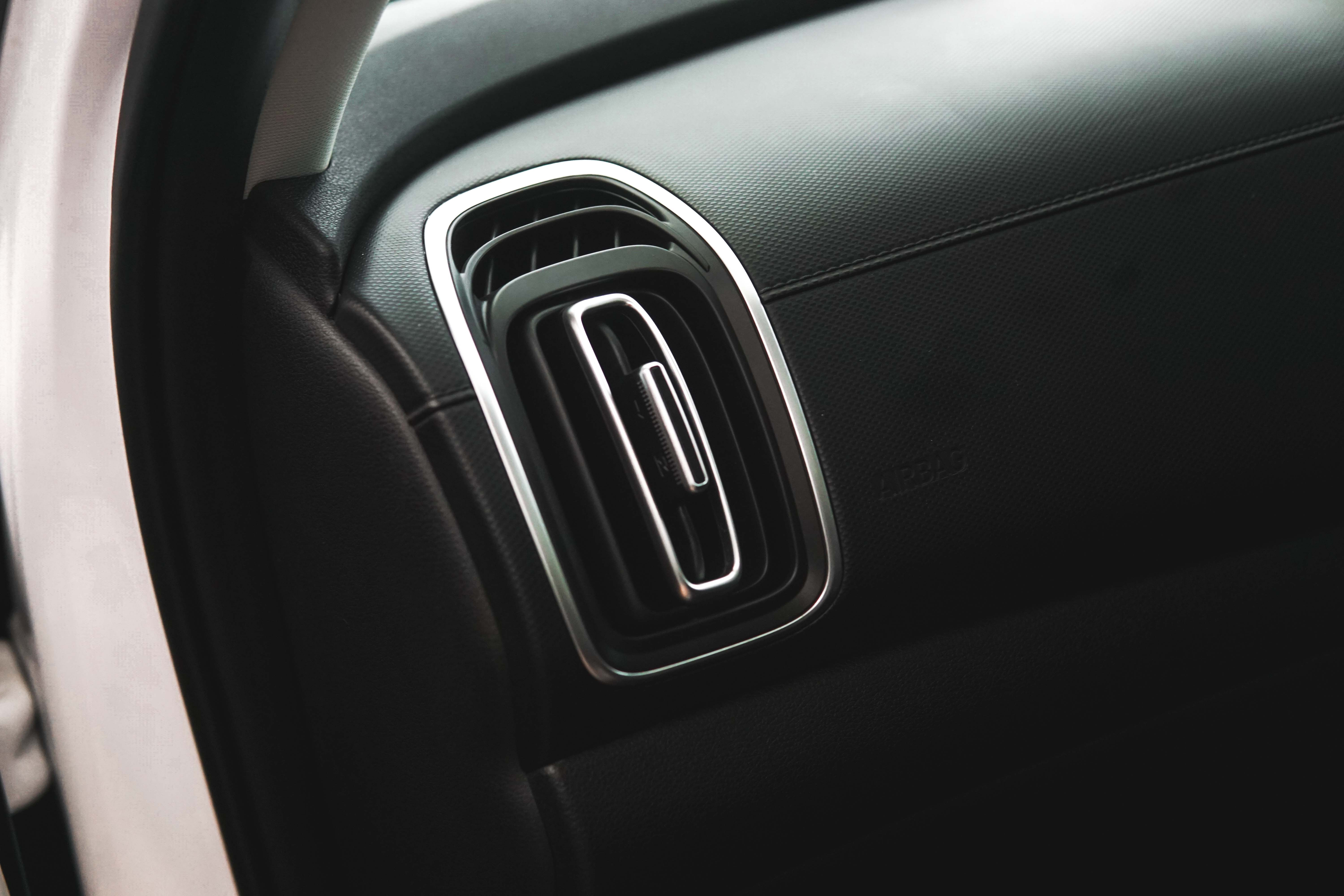 5 Penyebab AC Mobil Kurang Dingin