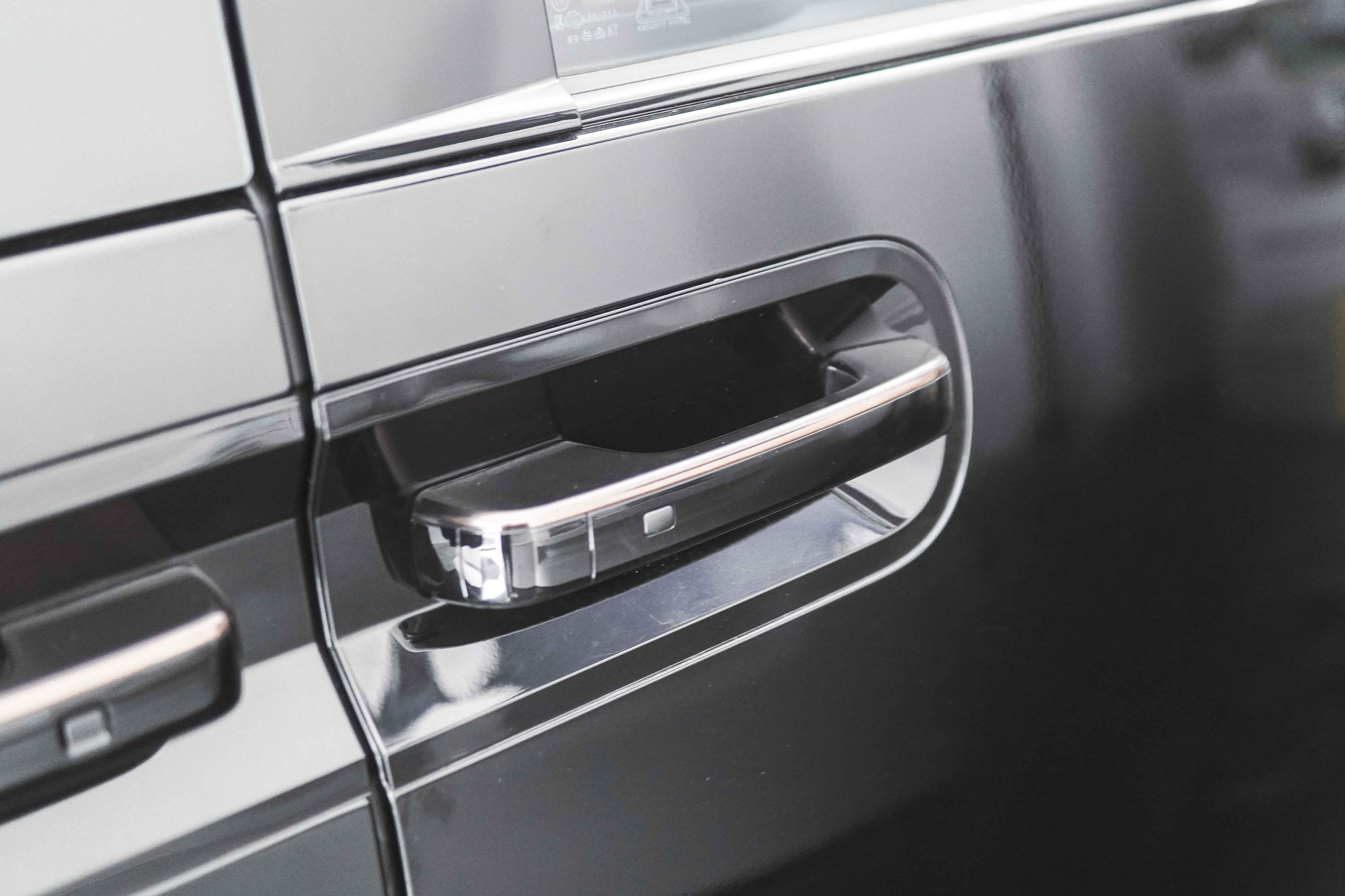 3 Cara Merawat Sliding Door Hyundai Staria