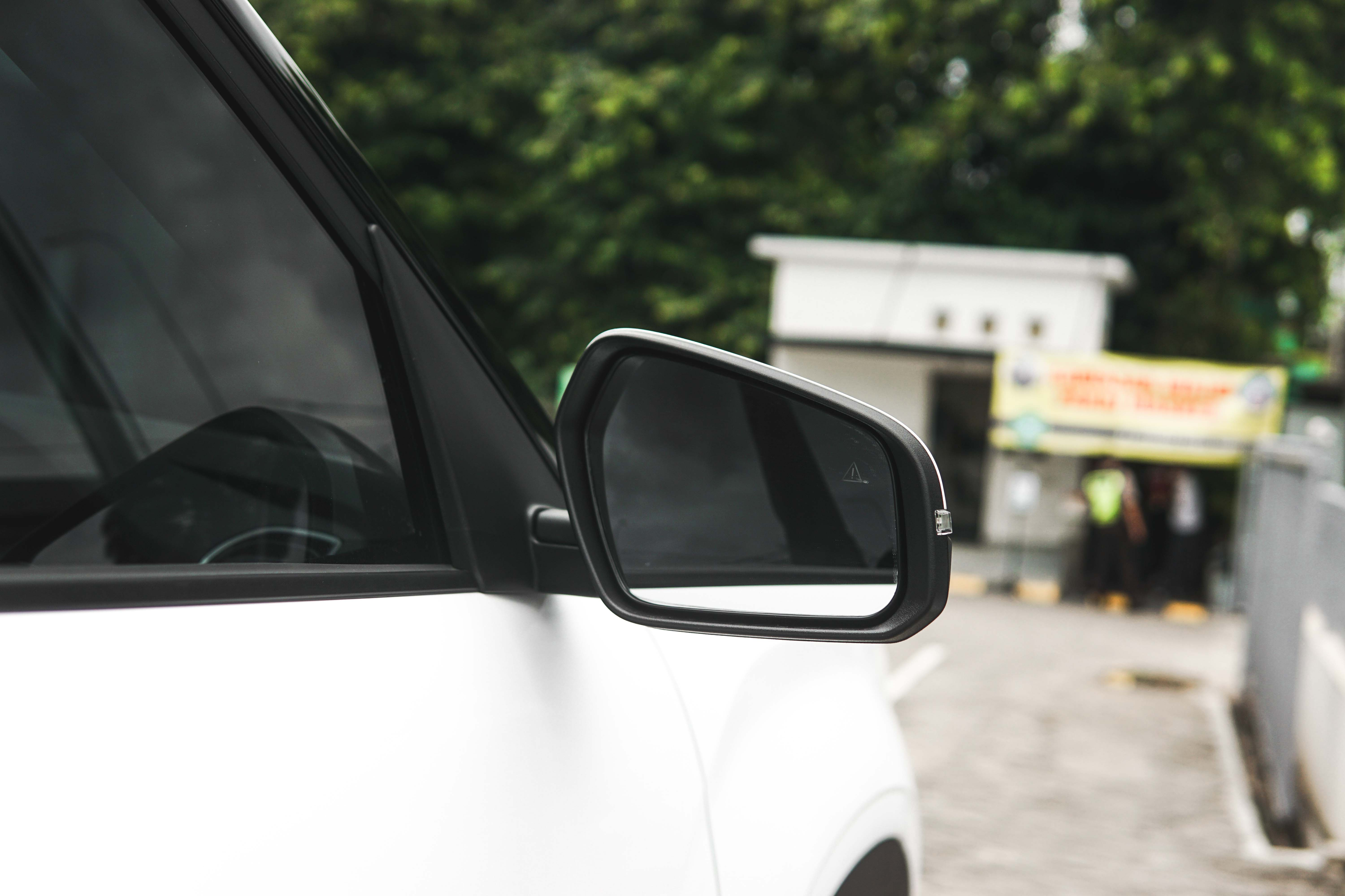 Cara Atur Spion Untuk Mengurangi Blind Spot