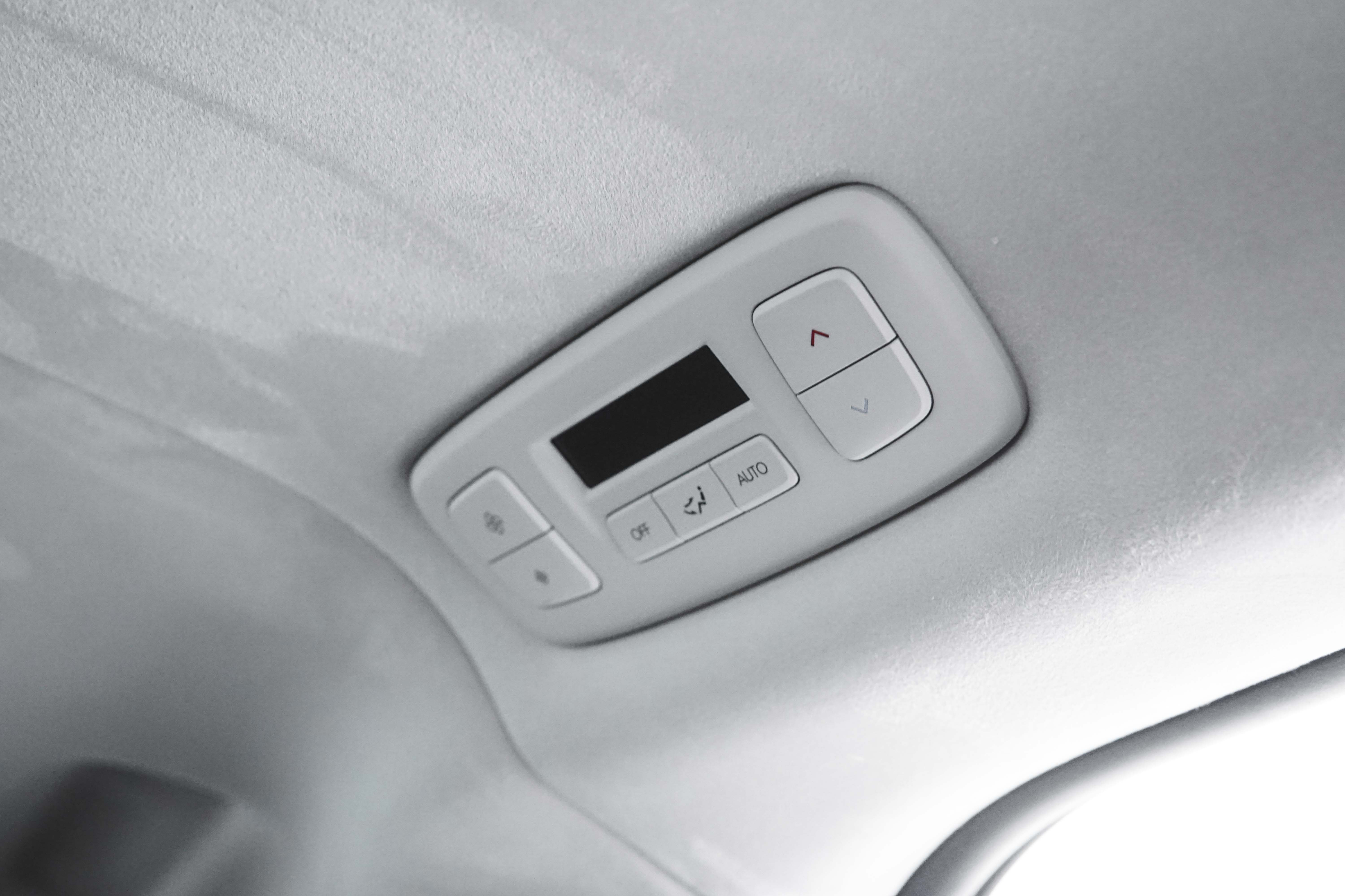 Kendali Penuh AC Belakang Hyundai Staria