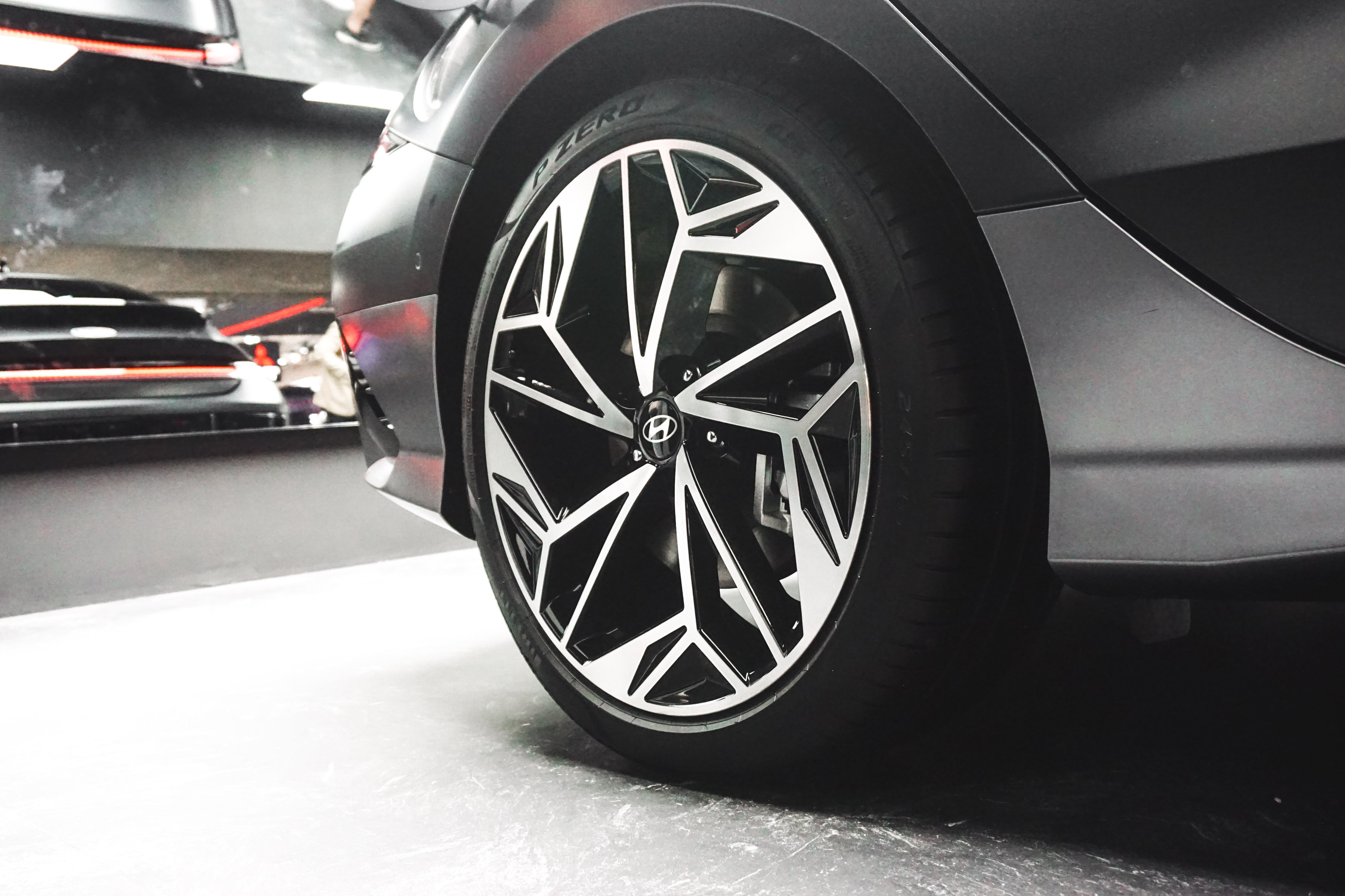 5 Tanda Mobil Kesayangan Wajib Melakukan Spooring