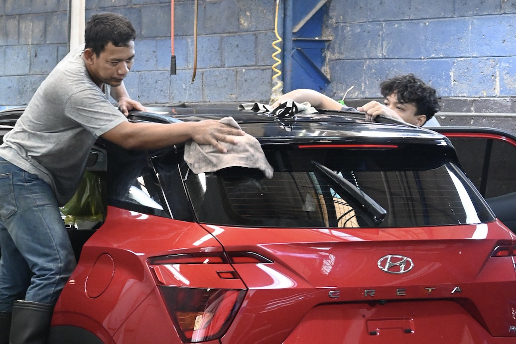 Pemudik Waspadai Samber Mata, Serangga Pengganggu Kaca Depan Mobil