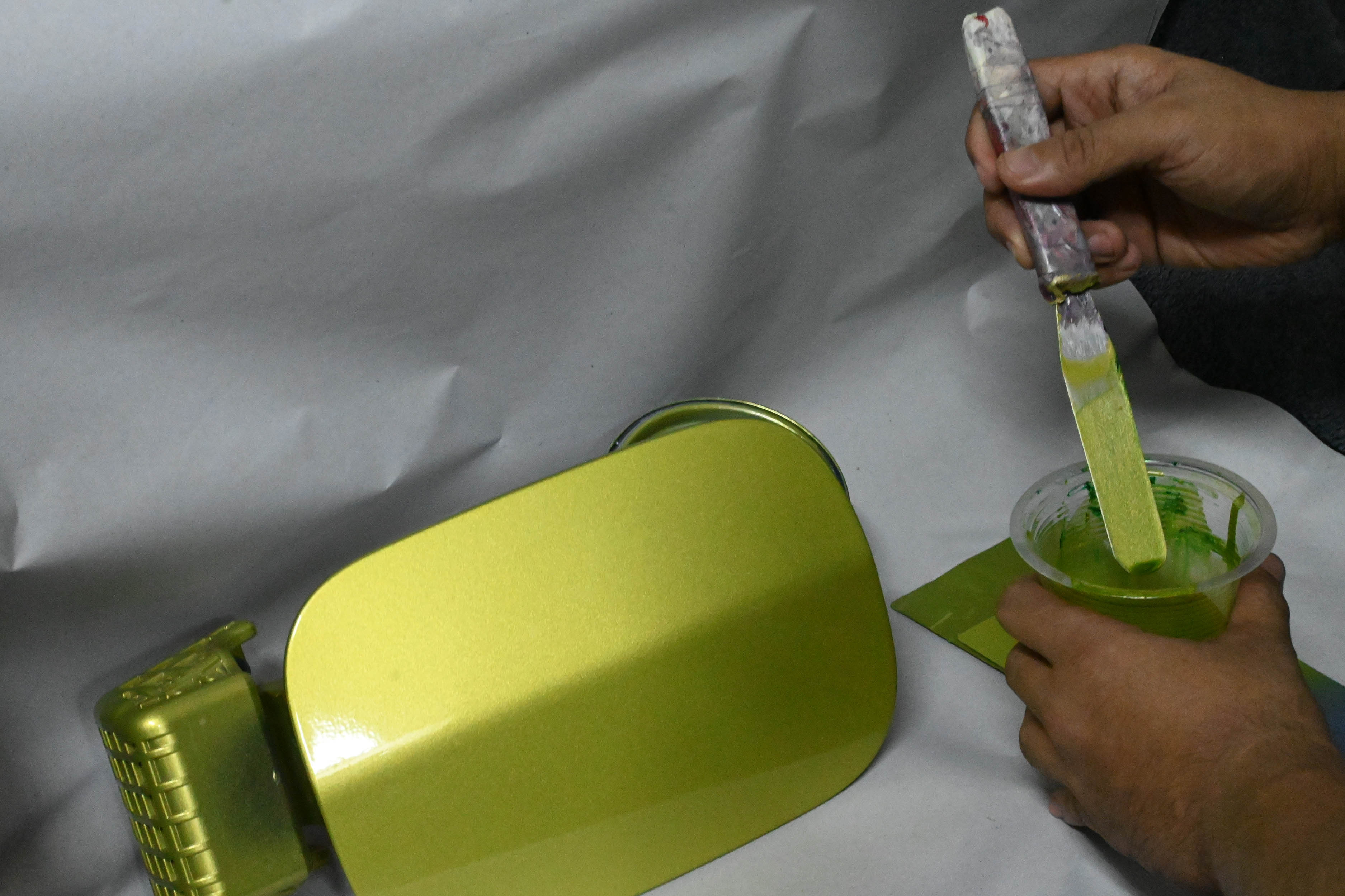 Cat Bengkel Resmi Pastikan Kesamaan Warna