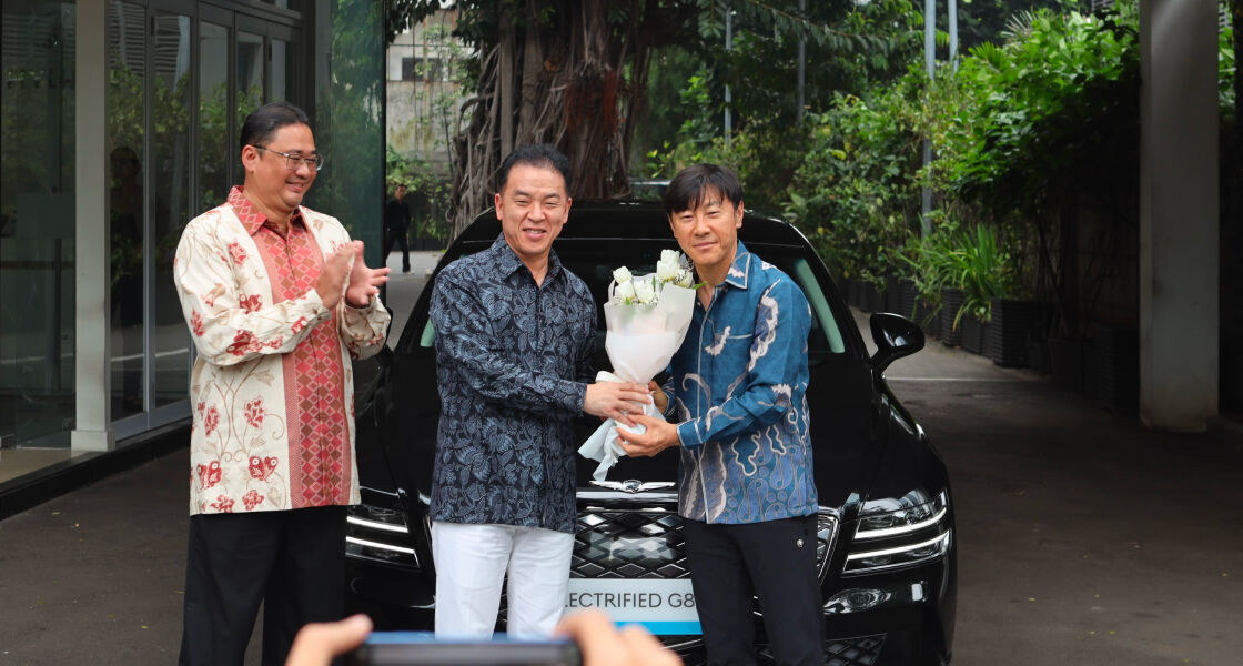 Dongkrak Prestasi Timnas Indonesia, Shin Tae-Yong Dihadiahi Genesis G80 Electrified