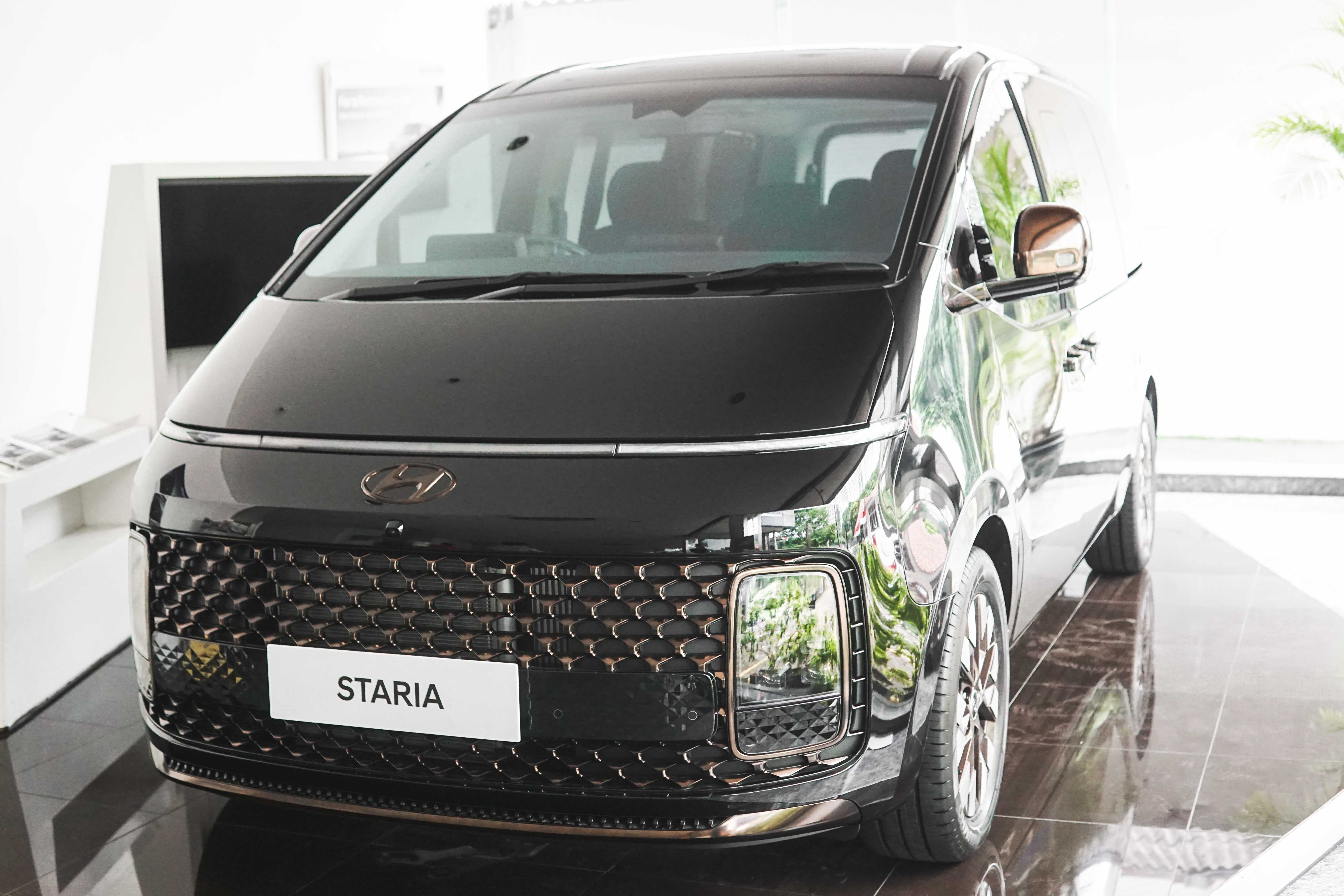 Mesin Diesel Hyundai Staria Mampu Tarik Mobil Seakan Tanpa Beban