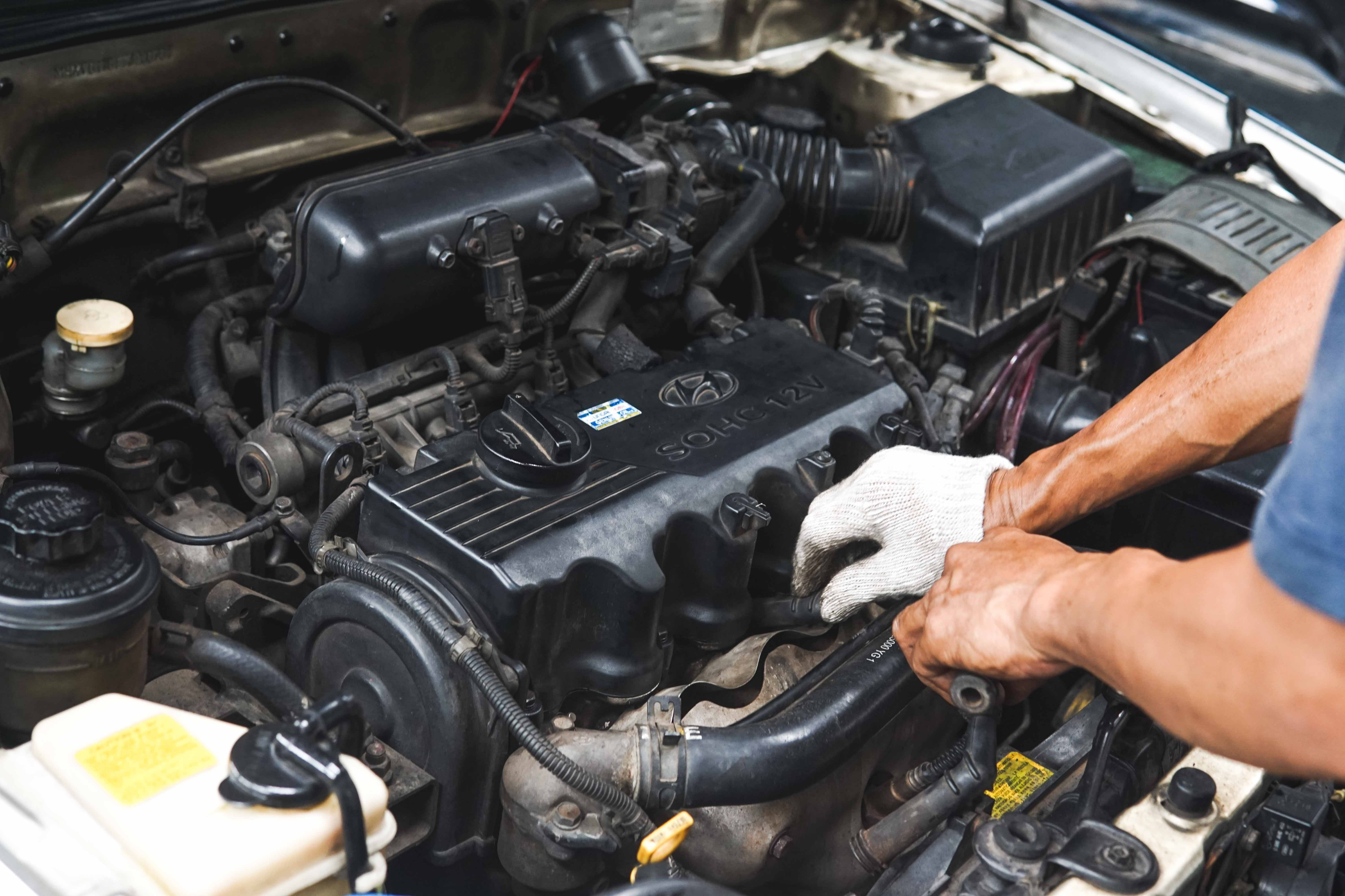 Busi Kotor Membuat Mesin Pincang Dan Tenaga Mobil Berkurang