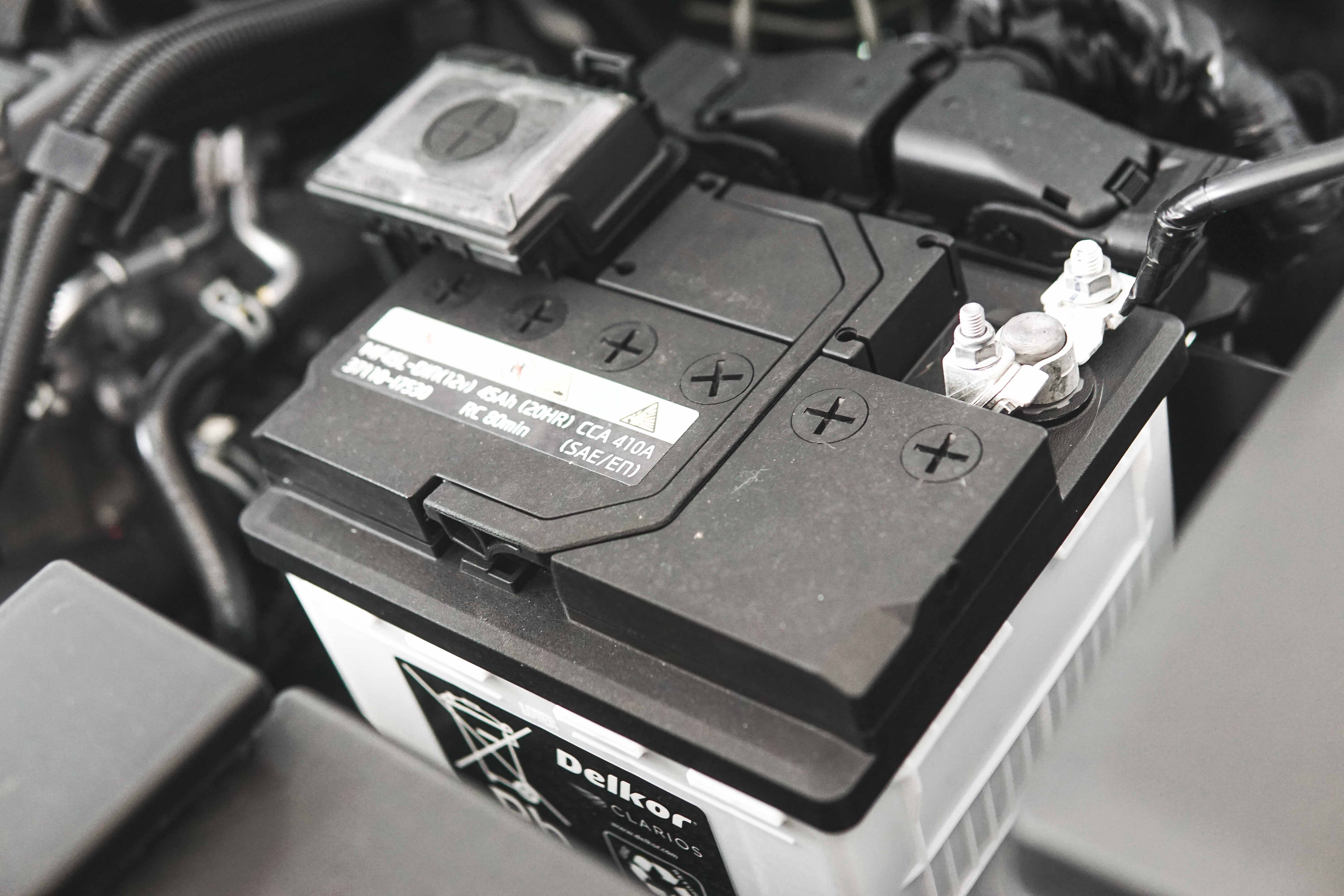 4 Cara Sederhana Agar Aki Mobil Awet