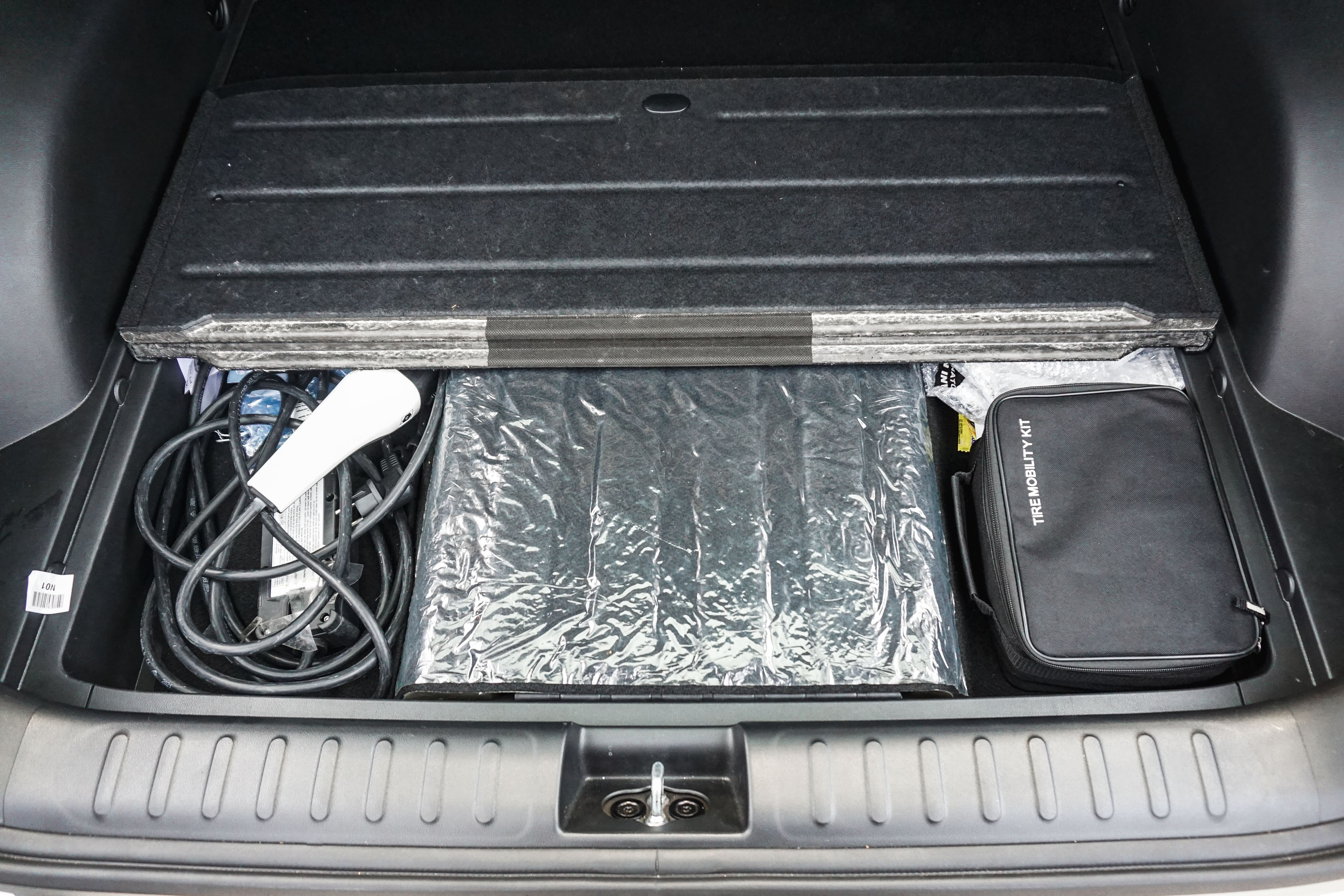 7 Peralatan Yang Sebaiknya Ada Di Dalam Mobil