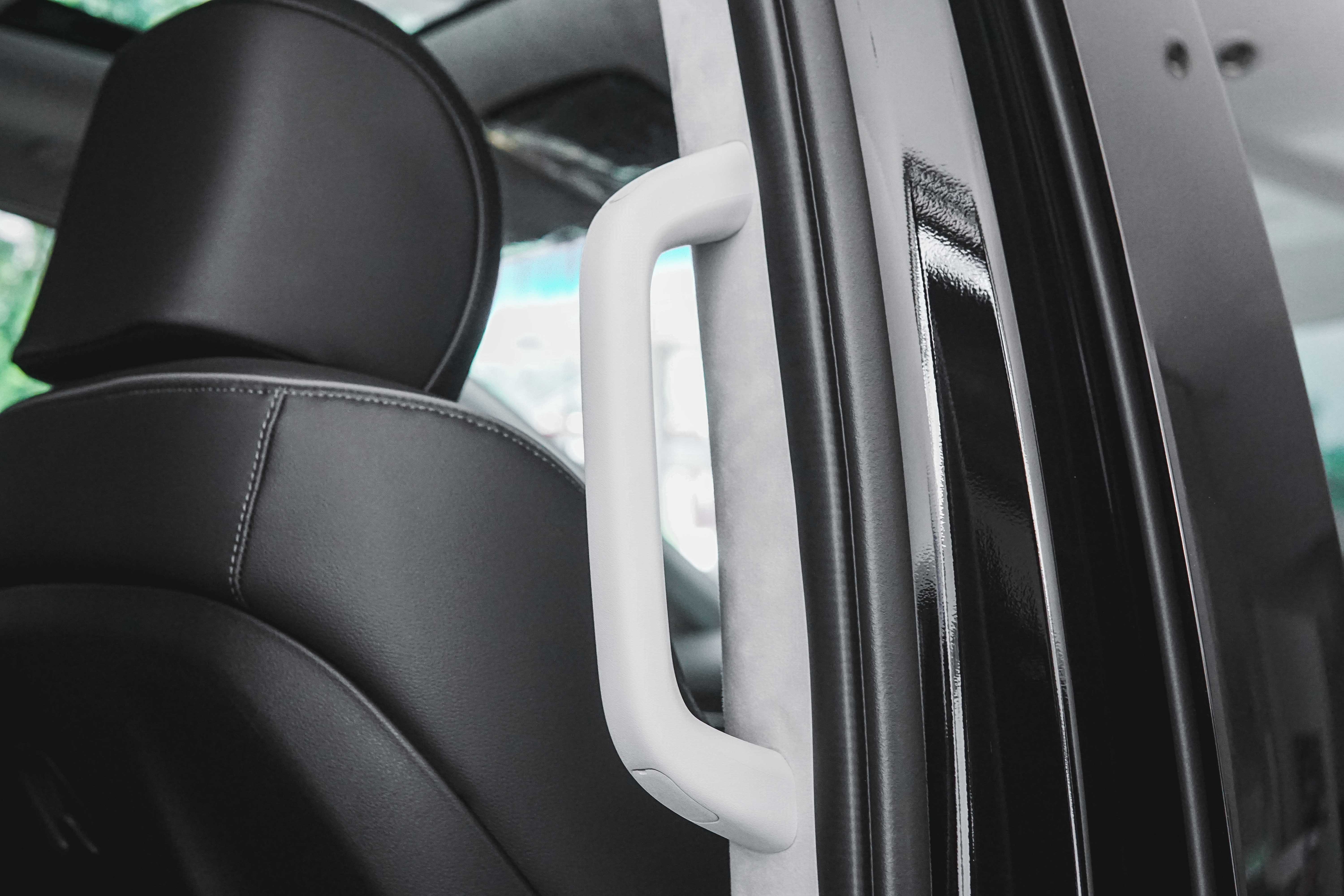 Gagang Pintu Permudah Akses Hyundai Staria