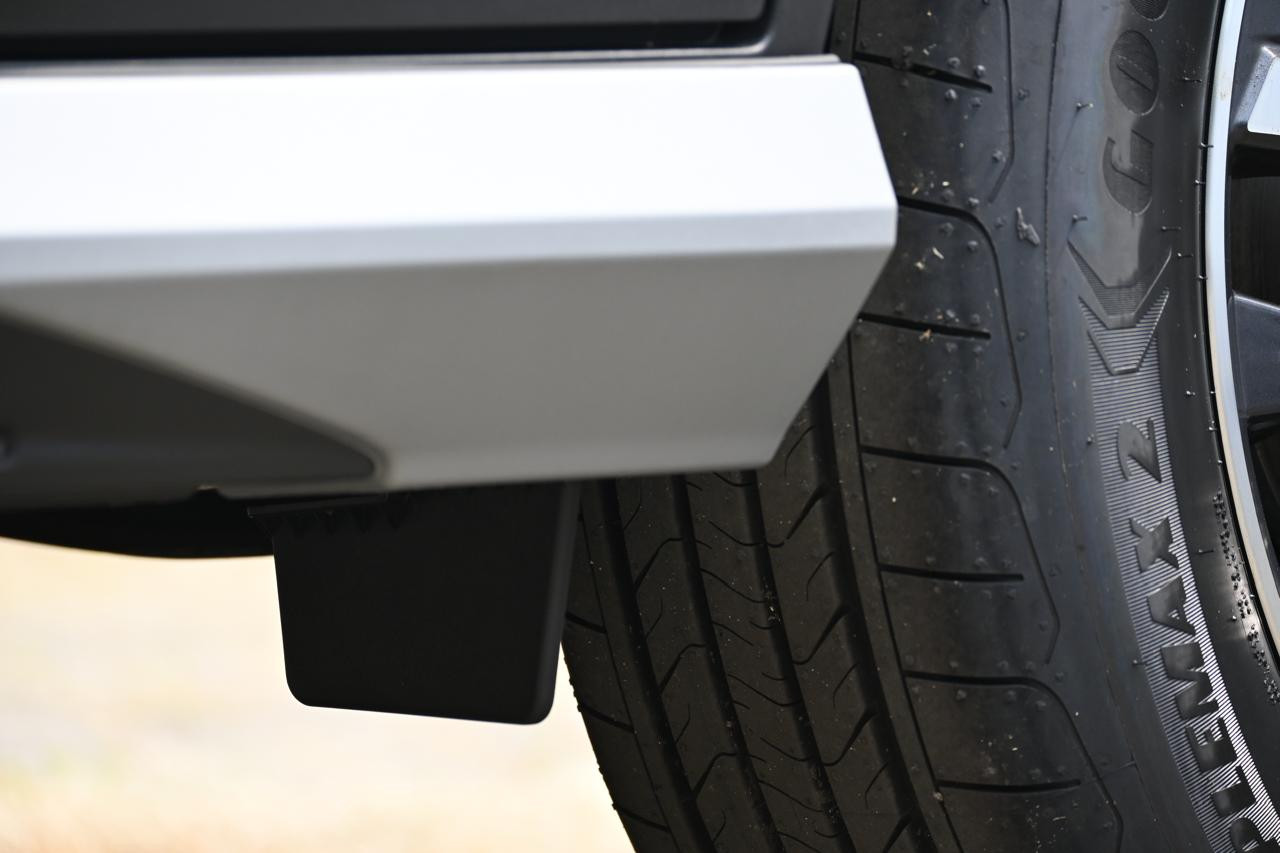 Ketahui 4 Jenis Splash Shield Dan Fungsinya Sebagai Pelindung Mobil