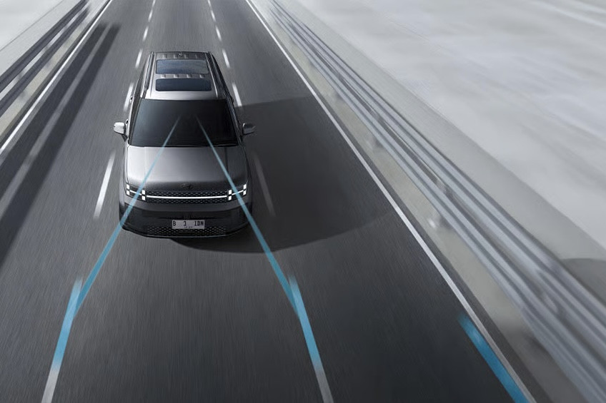 Kenali Cara Kerja Lane Following Assist with Hands-on Detection Di Hyundai SANTA FE 2025