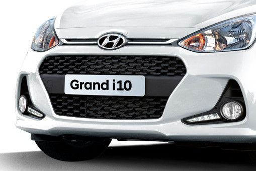 Berkat Fog Light, Tembus Pekatnya Kabut