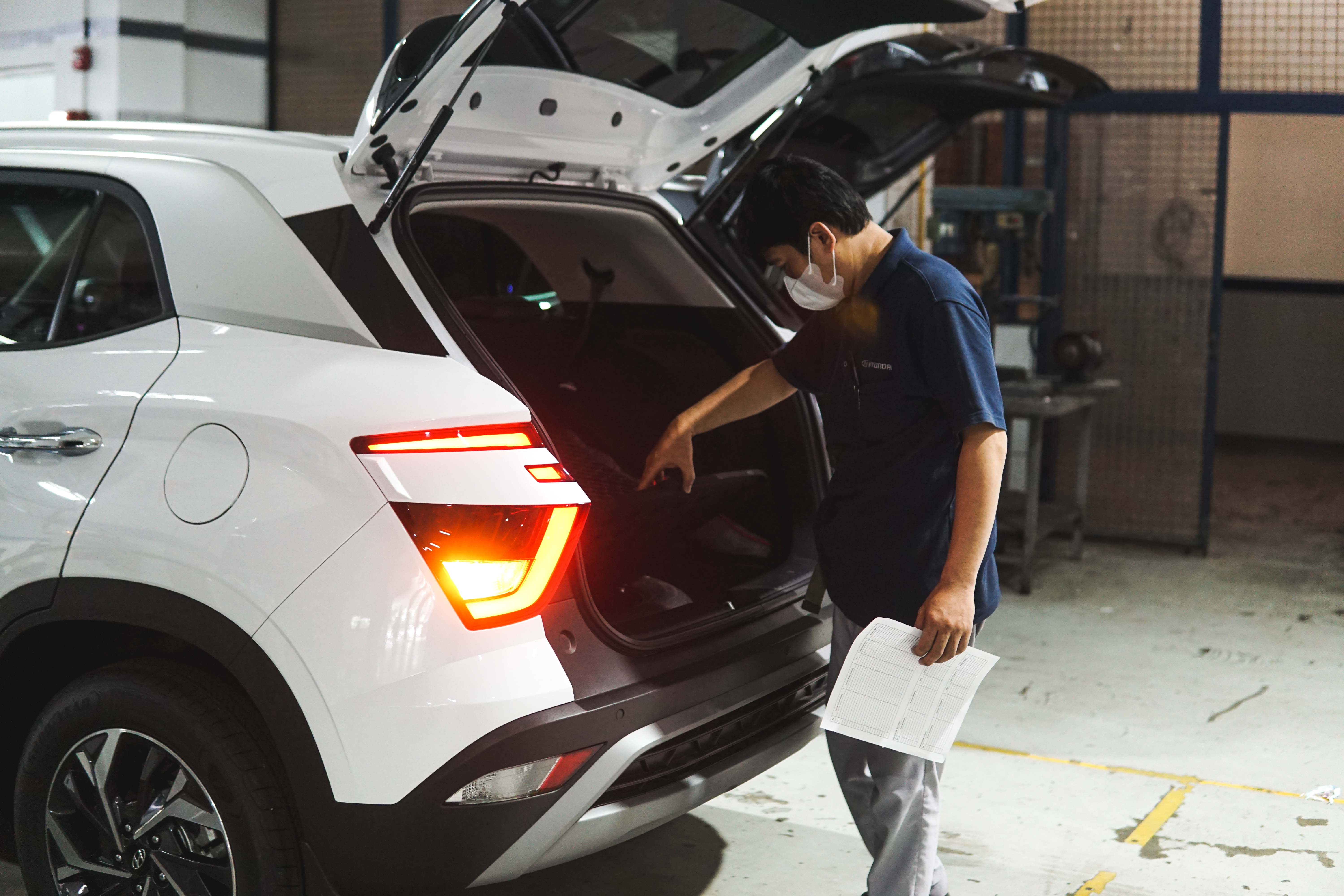 Layanan Bengkel Resmi Akan Bersihkan Mobil Secara Menyeluruh