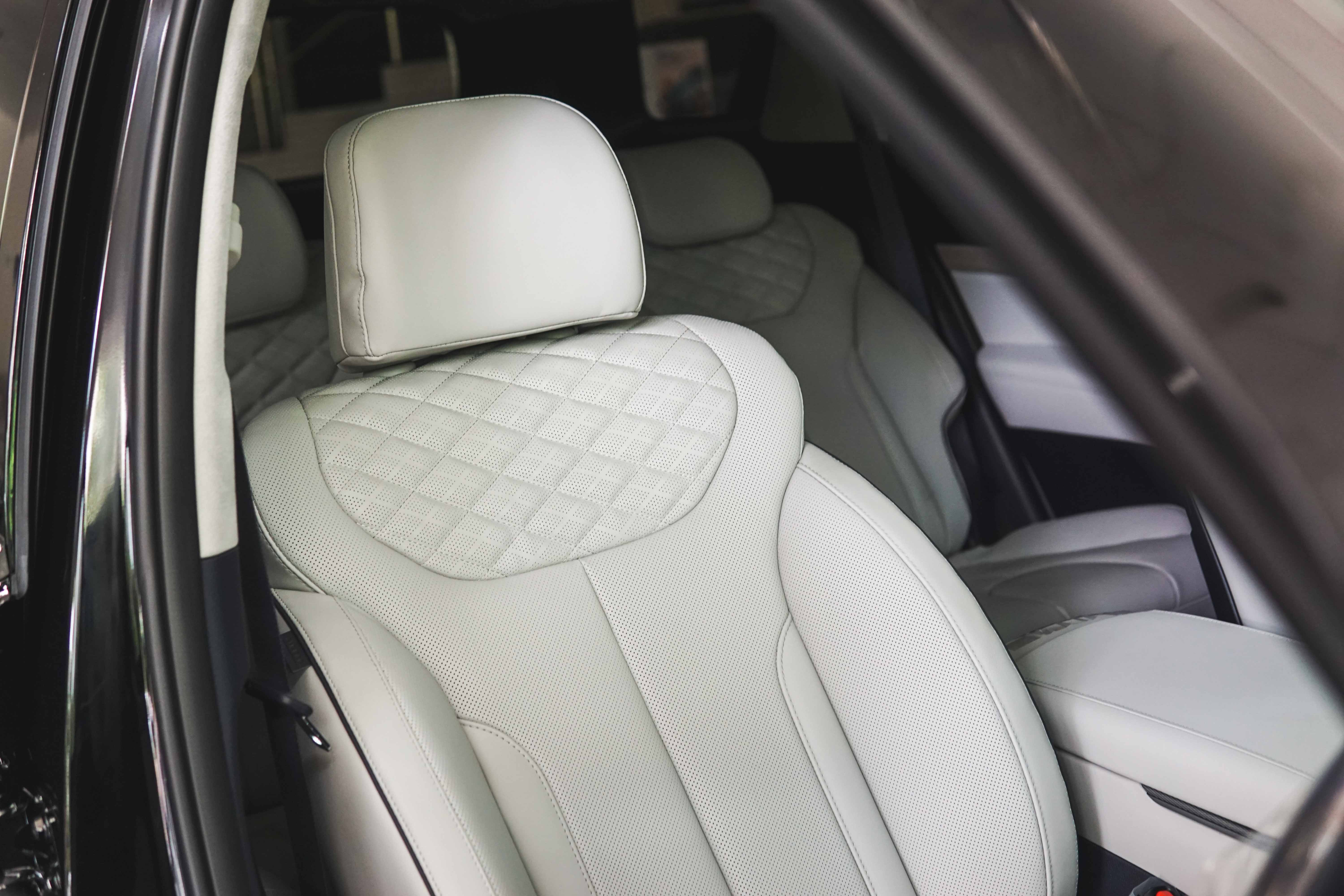 Warna Terang Di Kabin Hyundai Membuat Terasa Lebih Lega